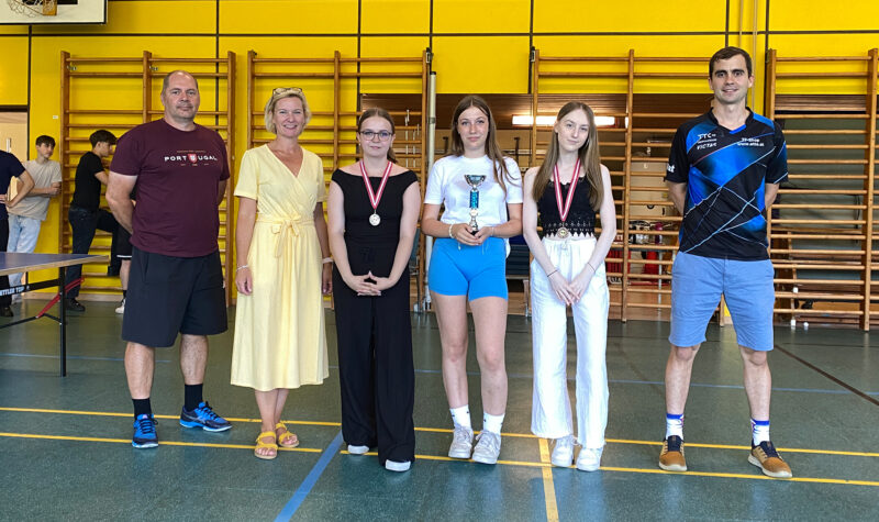 Tischtennis- und Poker-Turniere